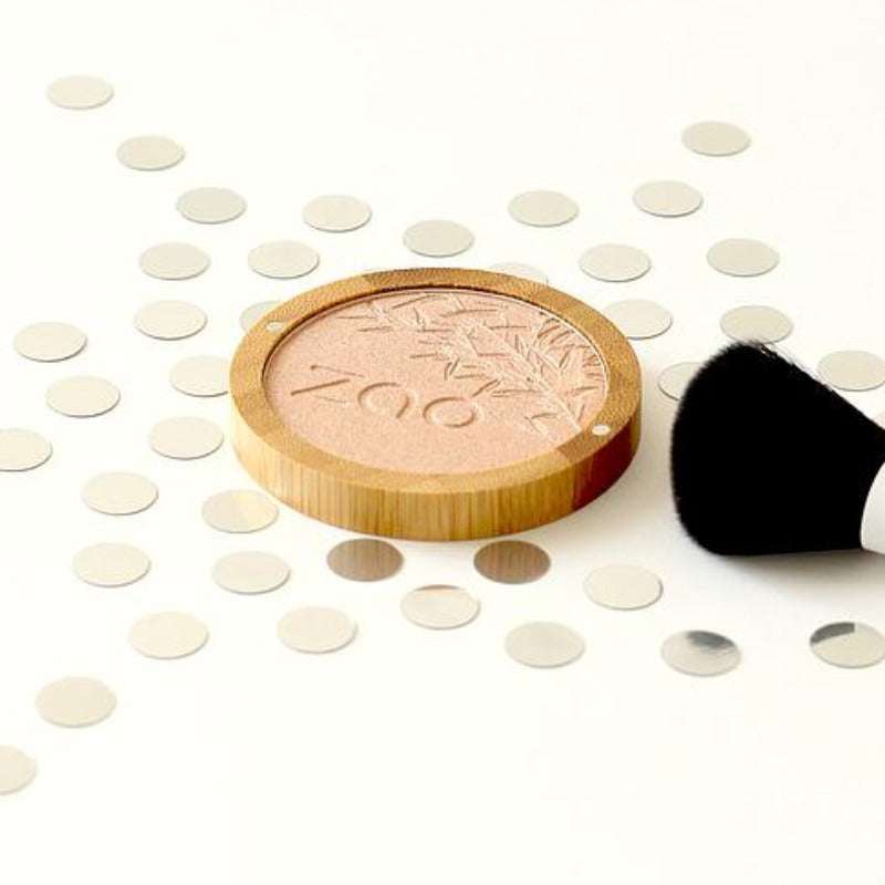 ORGANIC Highlighter Shine-up powder REFILLABLE (9g) with natural bamboo case surrounded by confetti and makeup brush